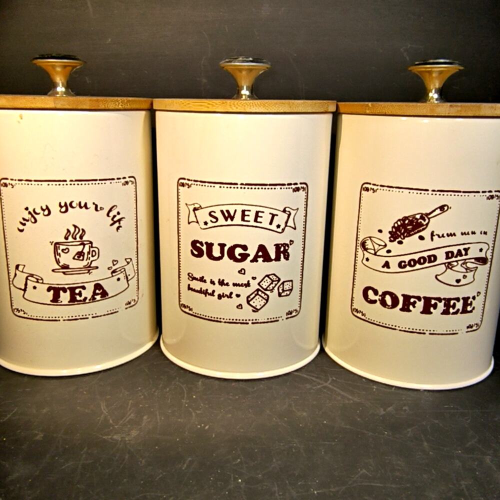 1552.  Three Piece Cannister Set Sealed Lids
